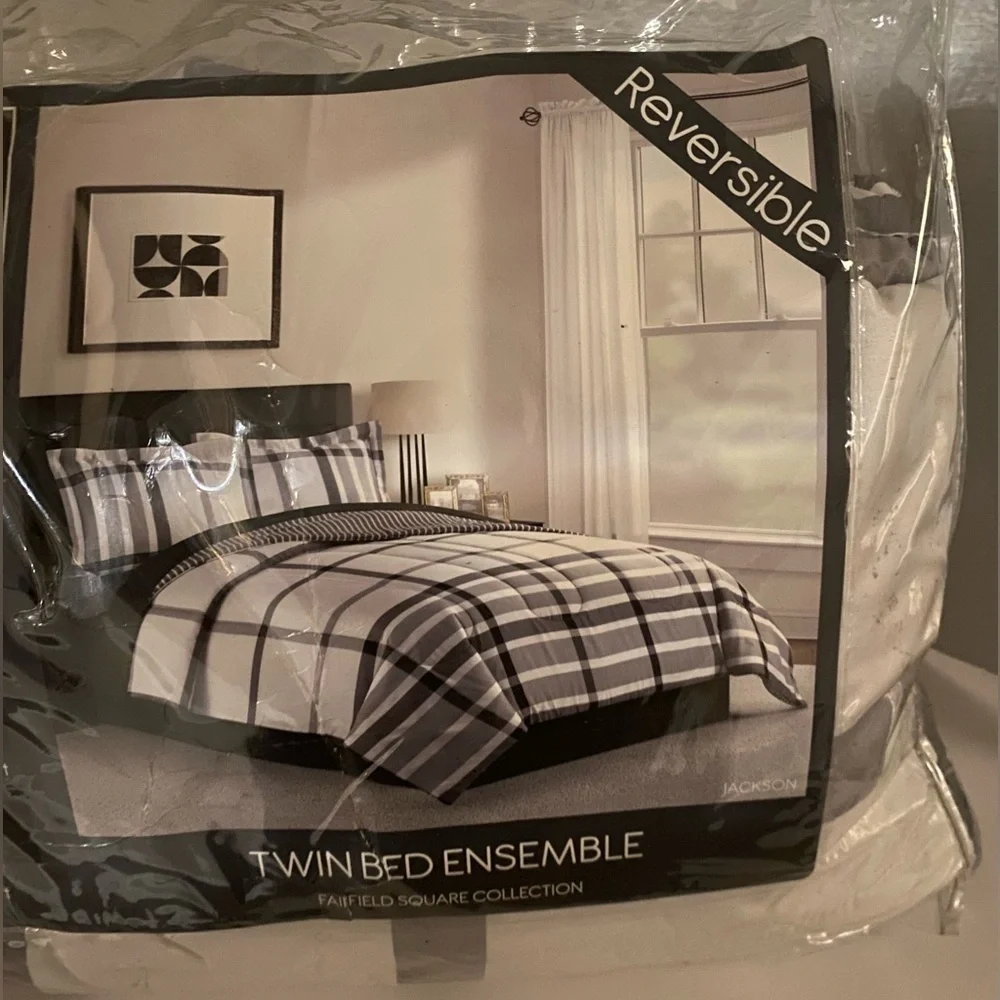 Fairfield Square Collection Jackson Reversible Stripe/Plaid Twin Comforter set